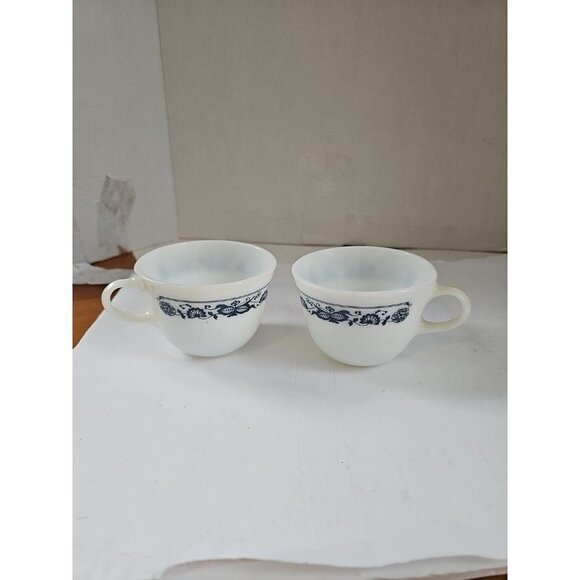 Pyrex Glass Old Town Blue Onion C Handle Tea Cups Corning Lot Of 2 - Picture 1 of 4